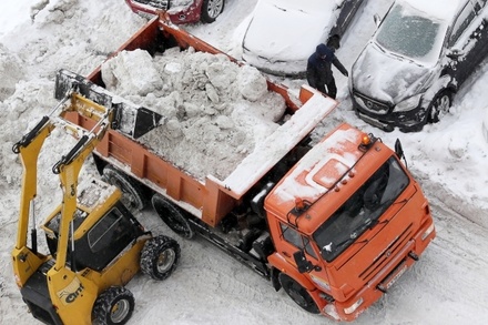 Около 10 тысяч единиц спецтехники выведено на столичные улицы из-за снегопада
