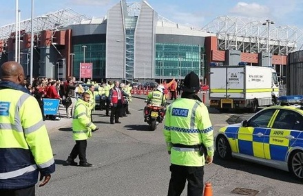 Знаменитый стадион Олд Траффорд эвакуировали из-за подозрительного предмета