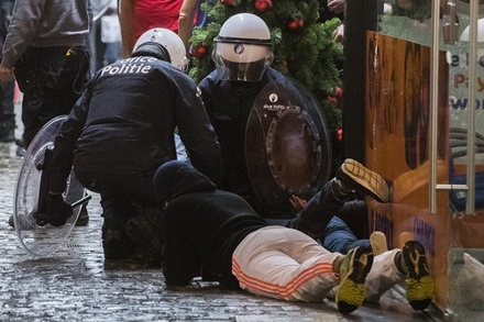 После беспорядков в Брюсселе задержаны не менее 16 человек