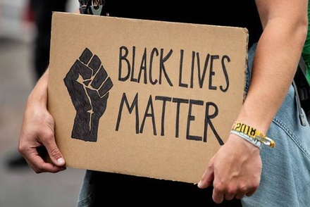 В Госдуме призвали признать движение Black lives matter экстремистской организацией