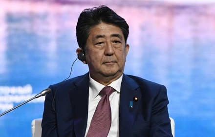 Премьер Японии Синдзо Абэ объявил ЧС в семи районах страны из-за коронавируса