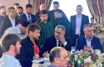 Кадыров станцевал лезгинку на свадьбе начальника РОВД и 17-летней чеченки