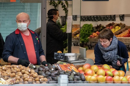 В Москве выписали более 5 тыс. штрафов магазинам за отсутствие масок у сотрудников и покупателей