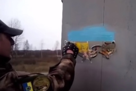 Российскую фуру на Украине раскрасили в цвета украинского флага