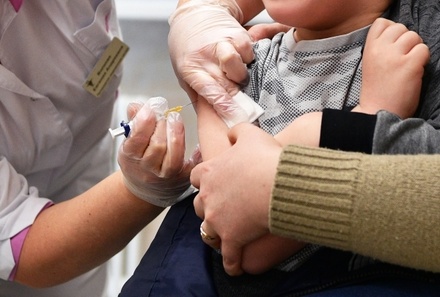 В СПЧ сочли «дикой и чудовищной» идею лишать родительских прав за отказ от вакцинации