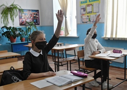 Заслуженный учитель России заявил о невозможности 100%-го выполнения школами рекомендаций Роспотребнадзора