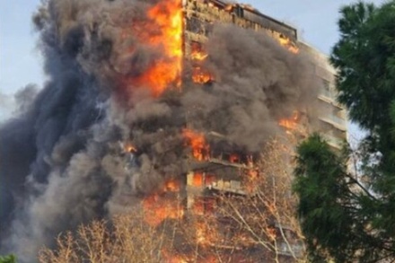 При пожаре в Валенсии четыре человека погибли и 20 пропали без вести
