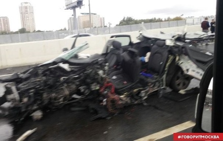 Появились фото ДТП на западе Москвы, в котором погиб водитель Audi