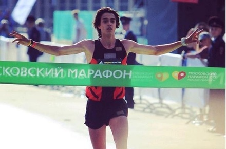 Победителя Московского марафона за 500 м до финиша остановила полиция