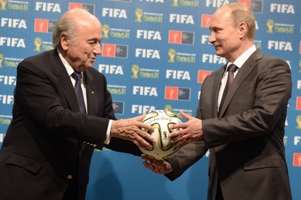 Владимир Путин поздравил Йозефа Блаттера с переизбранием на пост президента FIFA