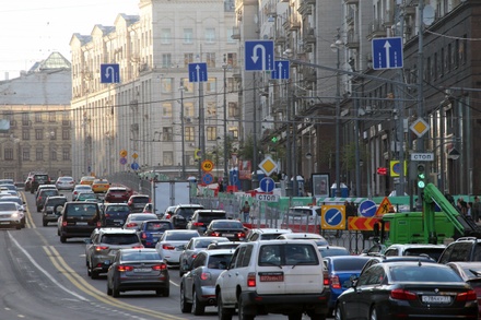 Пробки в центре Москвы достигли 9 баллов 