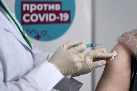 Анна Попова призвала ускорить темпы вакцинации от коронавируса