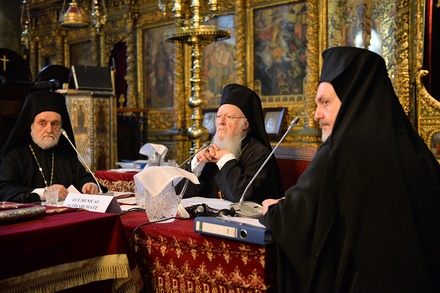 Константинопольский патриархат разрешил священникам жениться повторно