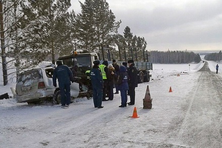 Водителя попавшего в ДТП под Красноярском минивэна уличили в незаконном извозе