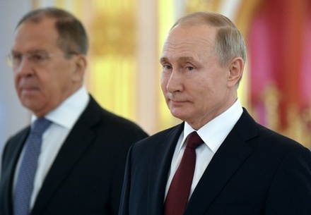 Евросоюз согласовал персональные санкции против Владимира Путина и Сергея Лаврова 
