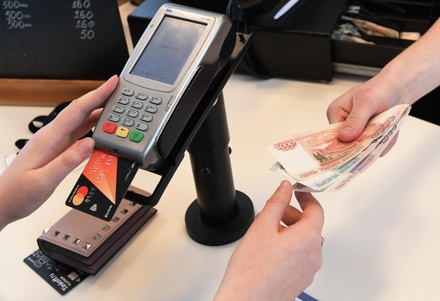 ЦБ рекомендовал ввести лимит на обналичивание денег в магазинах