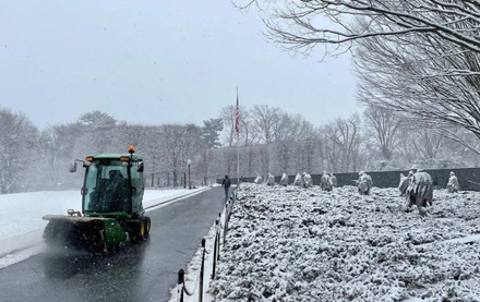 Больше 100 тысяч жителей штата Массачусетс остались без света из-за снегопадов