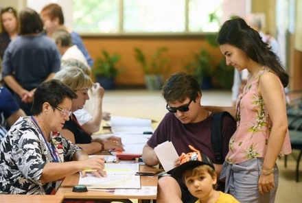 На избирательных участках в Москве работают больше 10 тысяч наблюдателей
