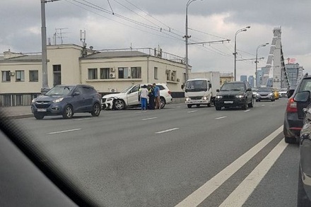 На Крымском мосту в Москве произошло крупное ДТП