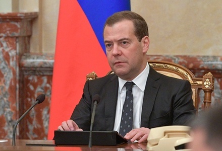 Медведев заявил об историческом максимуме по продолжительности жизни в России