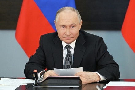Владимир Путин начал совещание с кабмином по ликвидации последствий ЧП с танкерами