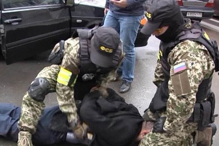 ФСБ проводит спецоперацию против экстремистов в Крыму