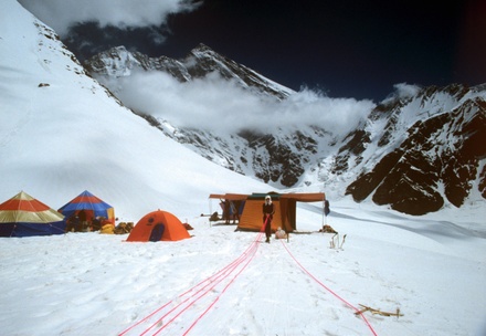 Слепой альпинист из Китая поднялся на Эверест