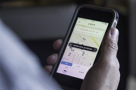 Сбербанк инвестировал в сервис вызова автомобилей Uber
