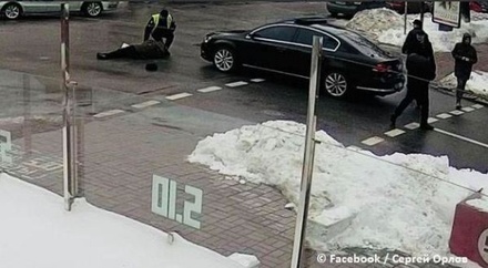 Автомобиль из кортежа Порошенко сбил мужчину в центре Киева