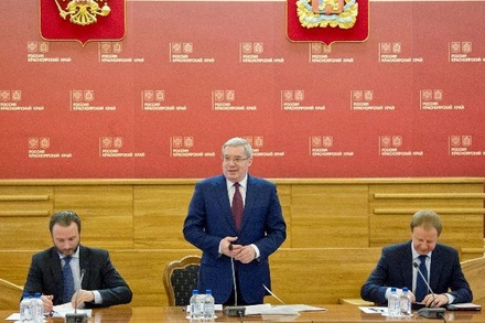 Ушедший в отставку губернатор Красноярского края Толоконский посвятит ближайшее время семье