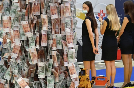Экономист объяснил высокой закредитованностью населения отсутствие финансовой подушки у россиян