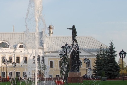 Калужские власти не смогли решить судьбу памятника Ленину в центре города