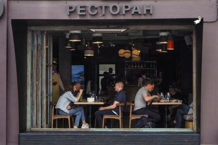 Эксперт по этикету сочла «несерьёзным» проведение переговоров в ресторане
