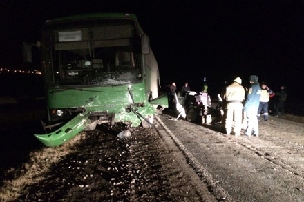 В Башкирии автомобиль протаранил автобус с пассажирами