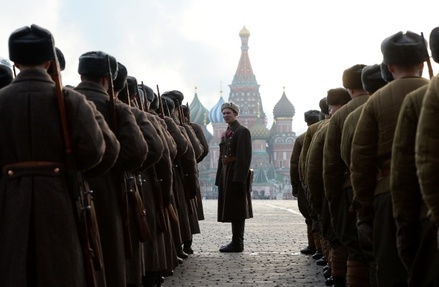 В Москве проходит торжественный марш ко Дню воинской славы