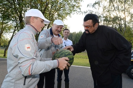 Александр Лукашенко встретился со Стивеном Сигалом