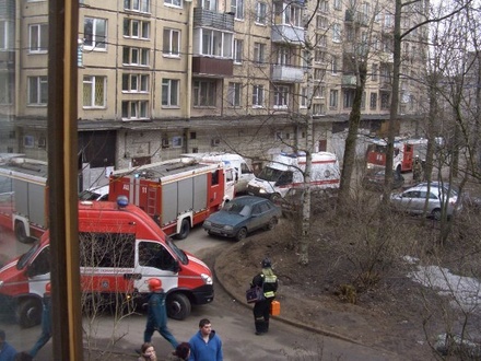В Петербурге в жилом доме во время пожара произошёл взрыв