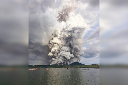 Около 80 тысяч человек эвакуировали на Филиппинах из-за опасности извержения вулкана