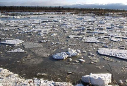 В Магаданской области погибли четыре человека, провалившиеся под лёд в автомобиле