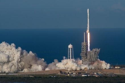 SpaceX впервые повторно запустила Falcon 9