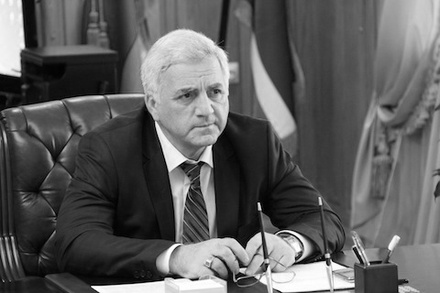 Неизвестные застрелили депутата чеченского парламента