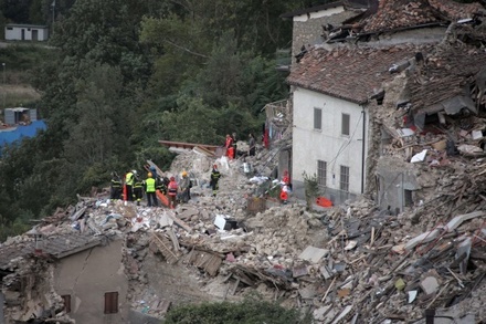 В Италии из-под завалов извлечены живыми 238 человек