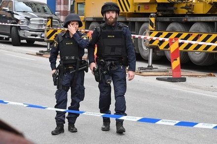 Полиция вновь призвала жителей и туристов отказаться от поездок в центр Стокгольма