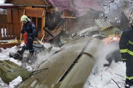 Уголовное дело заведено по факту падения самолёта на дачный участок в Коломне