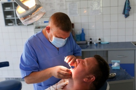 Стоматологи Москвы рассказали, как будут работать в условиях ограничений из-за коронавируса