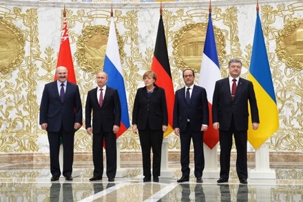 Переговоры в Минске по Украине продолжились в расширенном формате