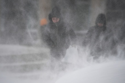 Синоптики предупредили о сильных ветрах и снегопадах в Центральной России