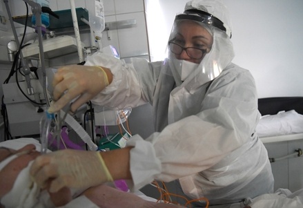 В России за сутки зафиксировано 20 914 случаев заражения коронавирусом