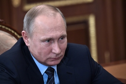 Путин продлил ограничения на перевозки товаров с Украины через Россию