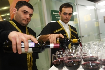 Компания-производитель грузинского вина объяснила претензии Роспотребнадзора
